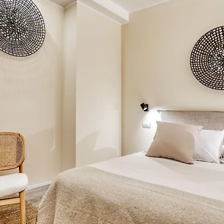 Aparthotel Welchome - *