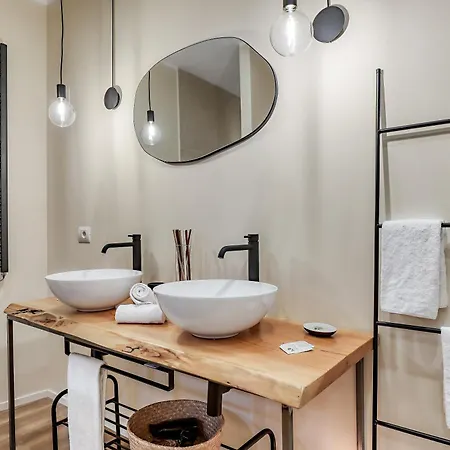 Aparthotel Welchome - *